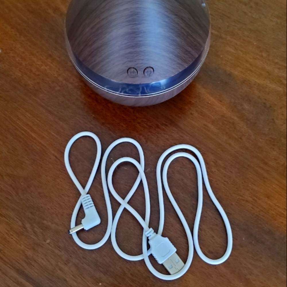 Essential Oil Air Diffuser - Picture 2 of 2